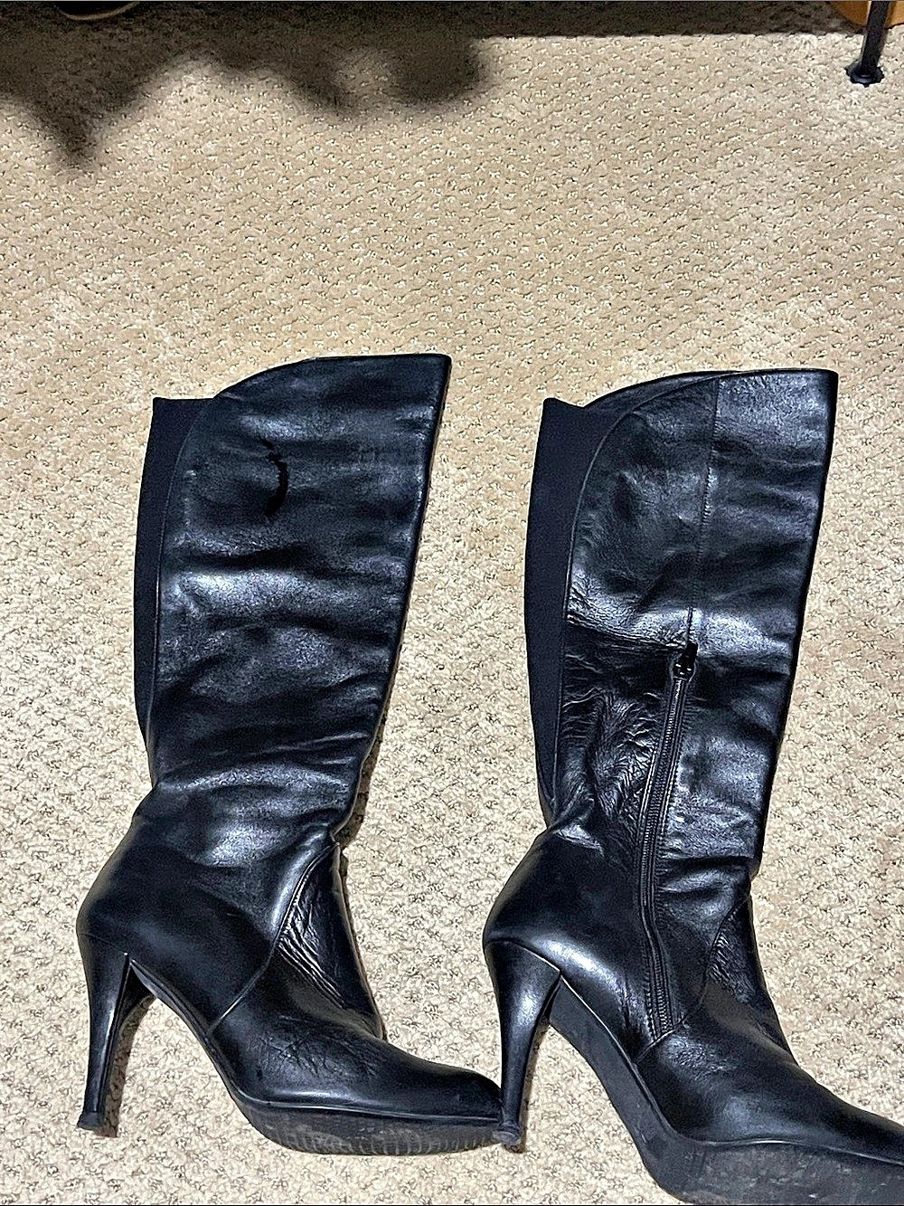 Stuart Weitzman Black Heeled Boots size 6.5